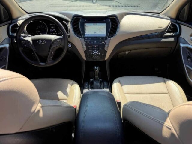 Красный Хендай Санта Фе, объемом двигателя 2 л и пробегом 50 тыс. км за 12500 $, фото 9 на Automoto.ua