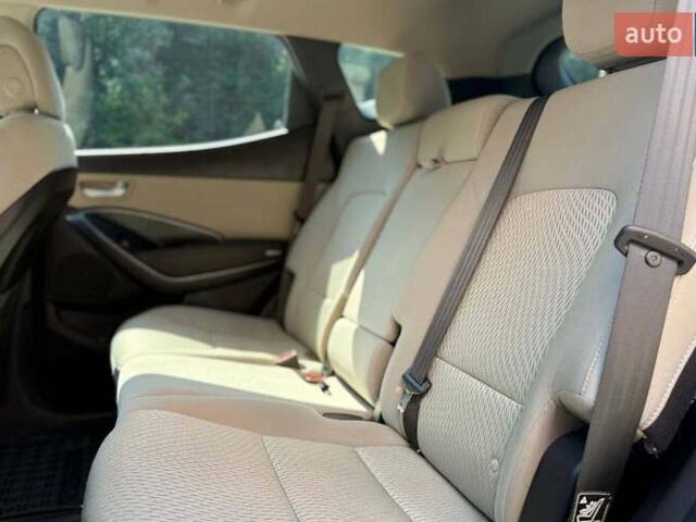 Красный Хендай Санта Фе, объемом двигателя 2.36 л и пробегом 92 тыс. км за 17200 $, фото 21 на Automoto.ua