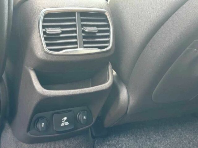 Красный Хендай Санта Фе, объемом двигателя 0 л и пробегом 75 тыс. км за 25000 $, фото 10 на Automoto.ua