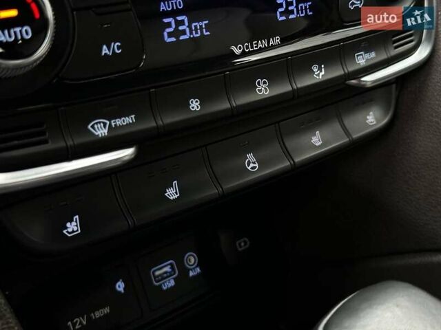 Красный Хендай Санта Фе, объемом двигателя 2 л и пробегом 66 тыс. км за 24397 $, фото 70 на Automoto.ua