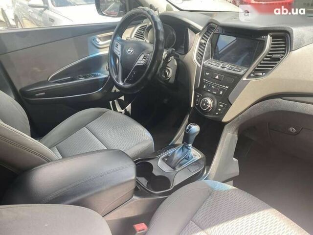 Хендай Санта Фе, объемом двигателя 2.4 л и пробегом 238 тыс. км за 15500 $, фото 7 на Automoto.ua