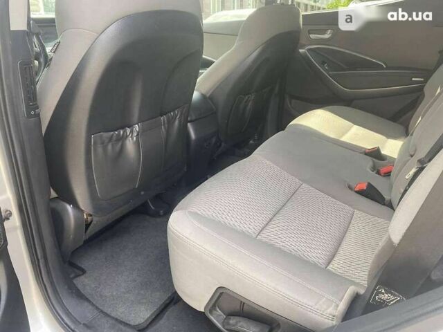 Хендай Санта Фе, объемом двигателя 2.4 л и пробегом 238 тыс. км за 15500 $, фото 11 на Automoto.ua