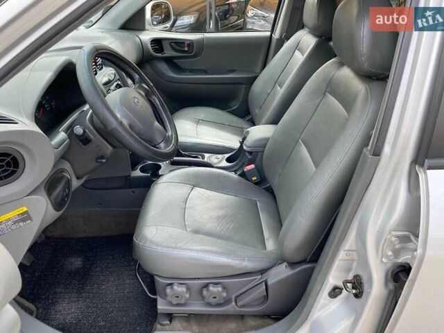 Хендай Санта Фе, объемом двигателя 2 л и пробегом 195 тыс. км за 3800 $, фото 7 на Automoto.ua