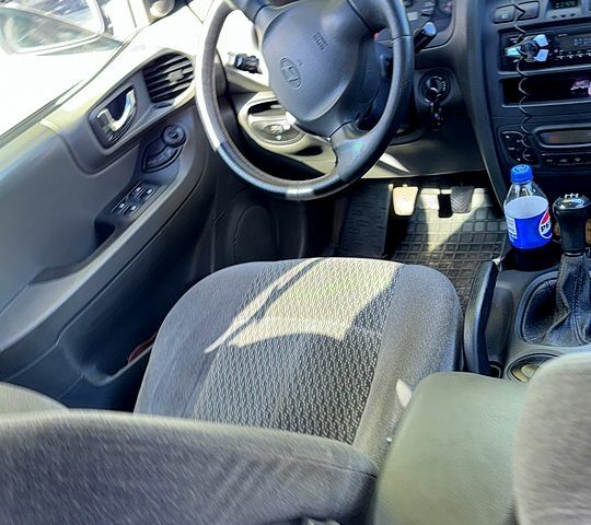Хендай Санта Фе, объемом двигателя 2 л и пробегом 360 тыс. км за 5200 $, фото 5 на Automoto.ua