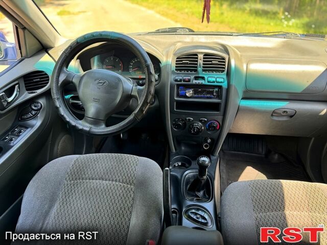 Хендай Санта Фе, объемом двигателя 2 л и пробегом 0 тыс. км за 4800 $, фото 6 на Automoto.ua