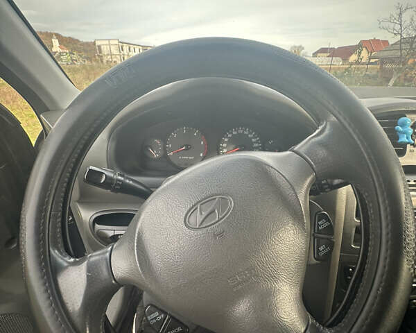 Хендай Санта Фе, объемом двигателя 2 л и пробегом 260 тыс. км за 6500 $, фото 3 на Automoto.ua