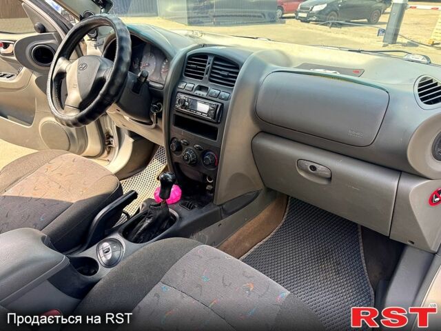 Хендай Санта Фе, об'ємом двигуна 2 л та пробігом 309 тис. км за 3450 $, фото 6 на Automoto.ua