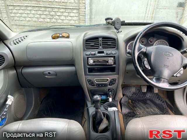 Хендай Санта Фе, объемом двигателя 2 л и пробегом 278 тыс. км за 3100 $, фото 1 на Automoto.ua