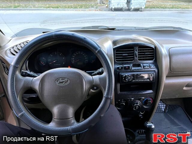 Хендай Санта Фе, об'ємом двигуна 2 л та пробігом 323 тис. км за 3200 $, фото 3 на Automoto.ua