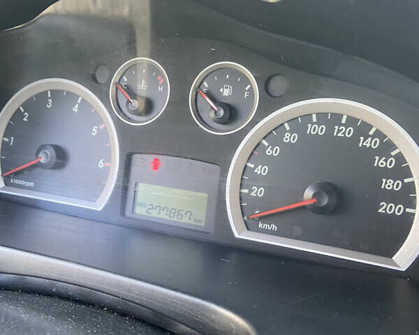 Хендай Санта Фе, объемом двигателя 2 л и пробегом 277 тыс. км за 4500 $, фото 4 на Automoto.ua