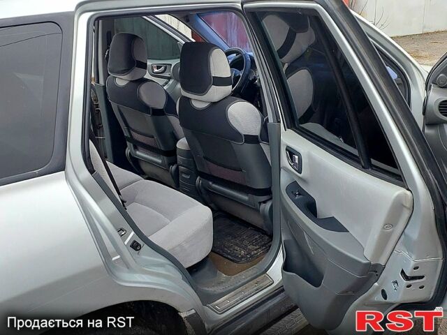 Хендай Санта Фе, объемом двигателя 2 л и пробегом 200 тыс. км за 7650 $, фото 8 на Automoto.ua