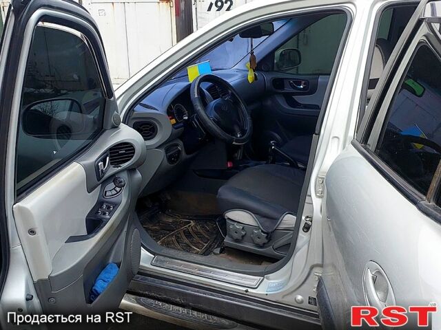 Хендай Санта Фе, объемом двигателя 2 л и пробегом 200 тыс. км за 7650 $, фото 6 на Automoto.ua