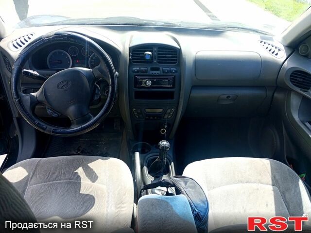 Хендай Санта Фе, объемом двигателя 2 л и пробегом 300 тыс. км за 3499 $, фото 2 на Automoto.ua