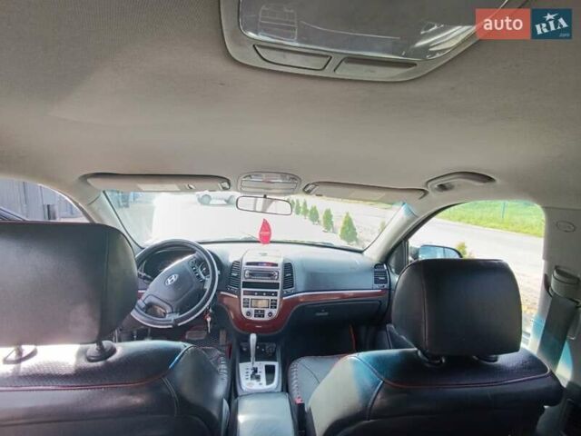 Хендай Санта Фе, объемом двигателя 2.2 л и пробегом 301 тыс. км за 7500 $, фото 13 на Automoto.ua