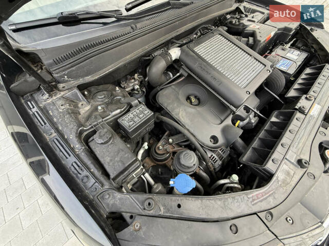 Хендай Санта Фе, объемом двигателя 2.2 л и пробегом 300 тыс. км за 5100 $, фото 49 на Automoto.ua