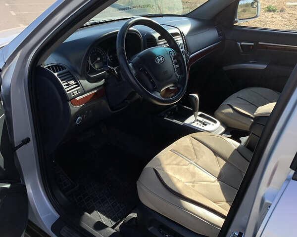 Хендай Санта Фе, объемом двигателя 2.7 л и пробегом 90 тыс. км за 12700 $, фото 6 на Automoto.ua