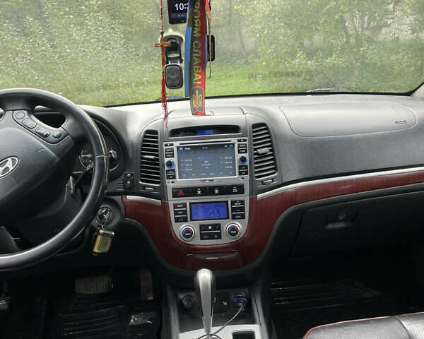 Хендай Санта Фе, объемом двигателя 2.2 л и пробегом 312 тыс. км за 9200 $, фото 8 на Automoto.ua