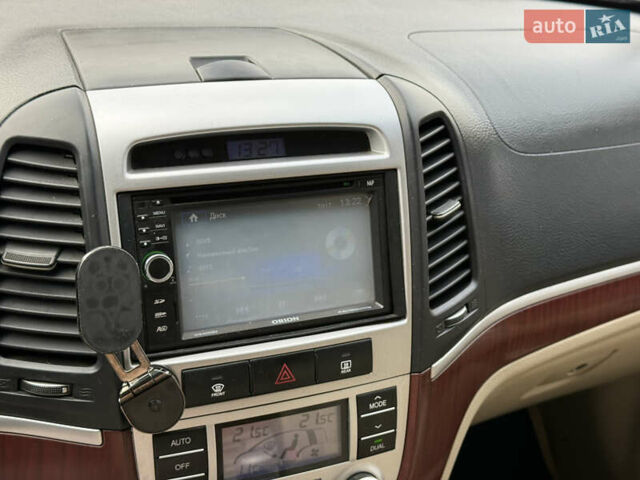 Хендай Санта Фе, объемом двигателя 2.2 л и пробегом 300 тыс. км за 5100 $, фото 31 на Automoto.ua