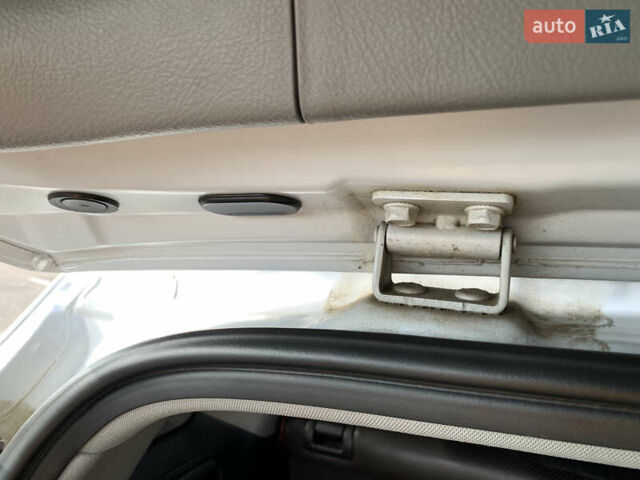 Хендай Санта Фе, объемом двигателя 2.7 л и пробегом 90 тыс. км за 12700 $, фото 26 на Automoto.ua