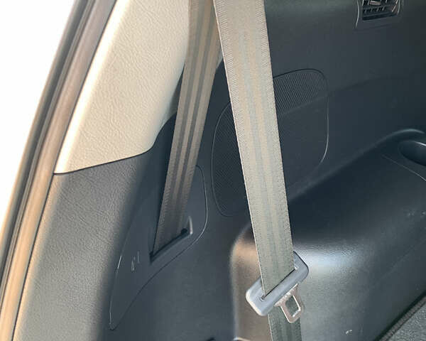 Хендай Санта Фе, объемом двигателя 2.7 л и пробегом 90 тыс. км за 12700 $, фото 25 на Automoto.ua