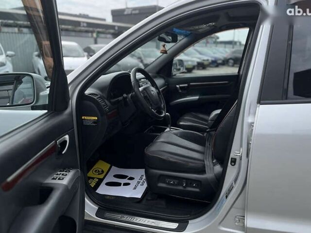 Хендай Санта Фе, объемом двигателя 0 л и пробегом 210 тыс. км за 9500 $, фото 14 на Automoto.ua