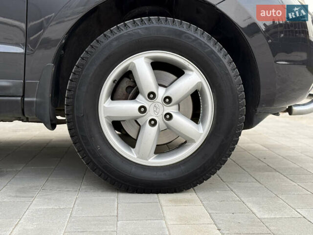 Хендай Санта Фе, объемом двигателя 2.2 л и пробегом 300 тыс. км за 5100 $, фото 43 на Automoto.ua