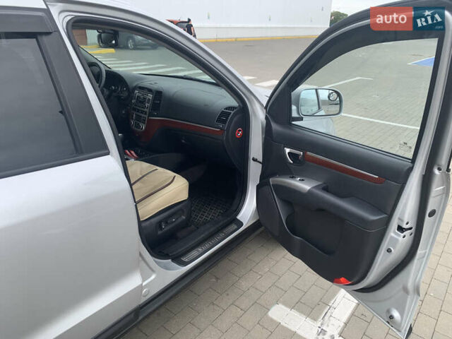 Хендай Санта Фе, объемом двигателя 2.7 л и пробегом 90 тыс. км за 12700 $, фото 13 на Automoto.ua