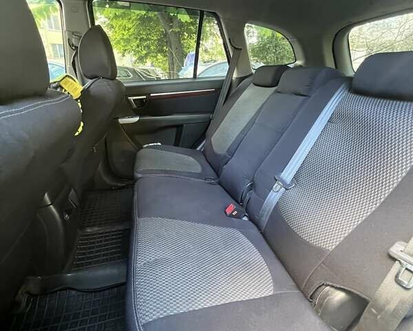 Хендай Санта Фе, объемом двигателя 2.2 л и пробегом 307 тыс. км за 8600 $, фото 6 на Automoto.ua
