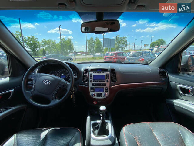 Хендай Санта Фе, объемом двигателя 2.2 л и пробегом 255 тыс. км за 9999 $, фото 7 на Automoto.ua