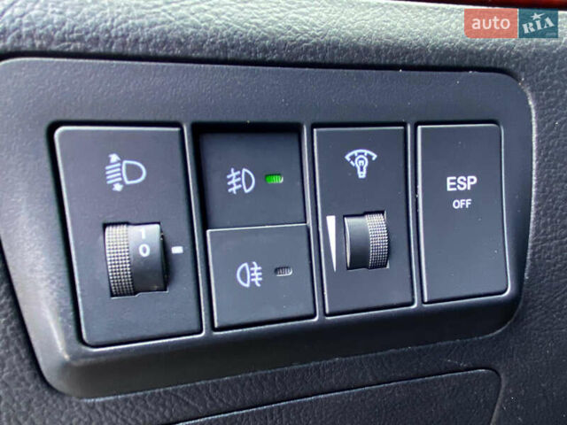 Хендай Санта Фе, объемом двигателя 2.2 л и пробегом 255 тыс. км за 9900 $, фото 17 на Automoto.ua