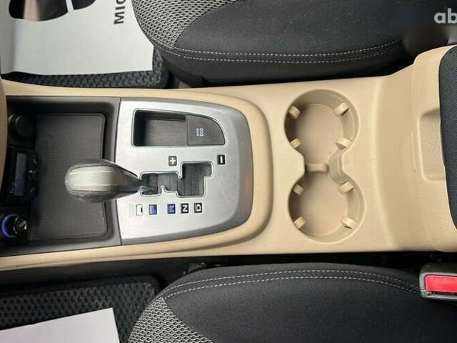 Хендай Санта Фе, об'ємом двигуна 2.2 л та пробігом 242 тис. км за 12900 $, фото 15 на Automoto.ua