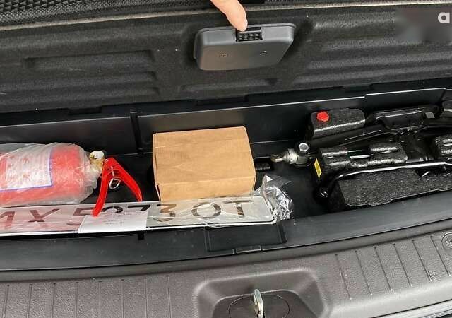 Хендай Санта Фе, объемом двигателя 2.2 л и пробегом 242 тыс. км за 14500 $, фото 13 на Automoto.ua