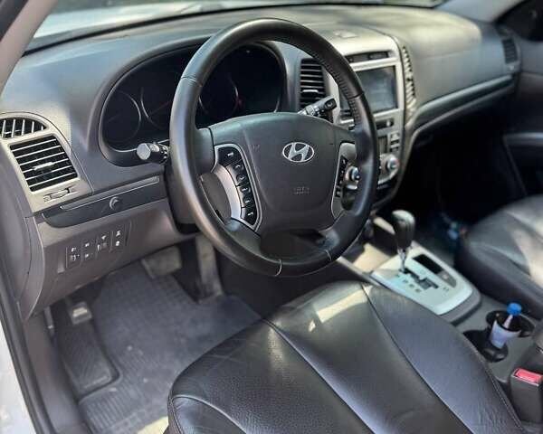 Хендай Санта Фе 2011 в Крыжополе на Automoto.ua Хендай Санта Фе, объемом двигателя 2.2 л и пробегом 215 тыс. км за 15500 $, фото 14 на Automoto.ua