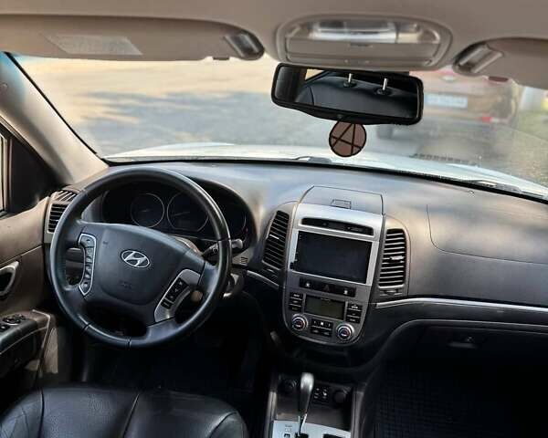 Хендай Санта Фе 2011 в Крыжополе на Automoto.ua Хендай Санта Фе, объемом двигателя 2.2 л и пробегом 215 тыс. км за 15500 $, фото 16 на Automoto.ua