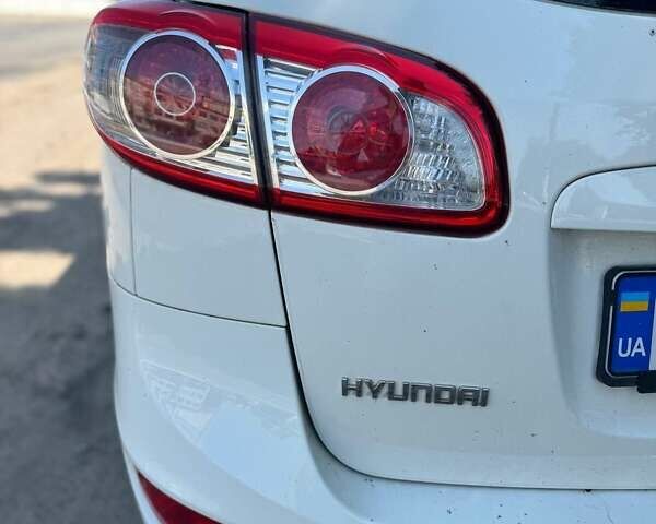 Хендай Санта Фе 2011 в Крыжополе на Automoto.ua Хендай Санта Фе, объемом двигателя 2.2 л и пробегом 215 тыс. км за 15500 $, фото 6 на Automoto.ua