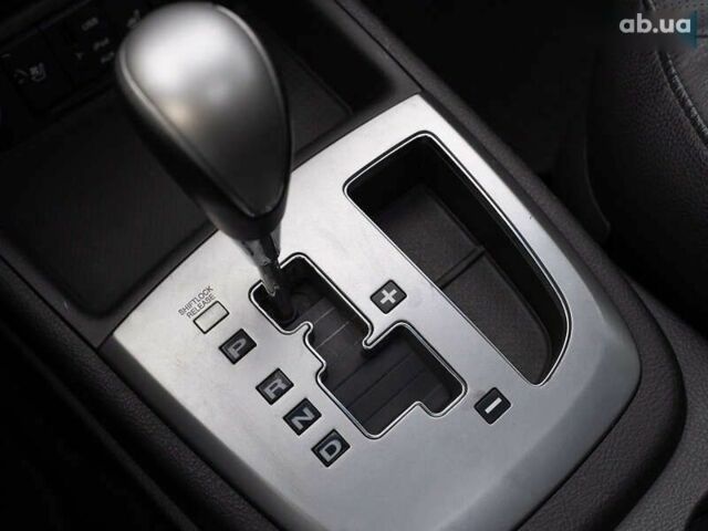 Хендай Санта Фе, об'ємом двигуна 2 л та пробігом 174 тис. км за 13600 $, фото 23 на Automoto.ua