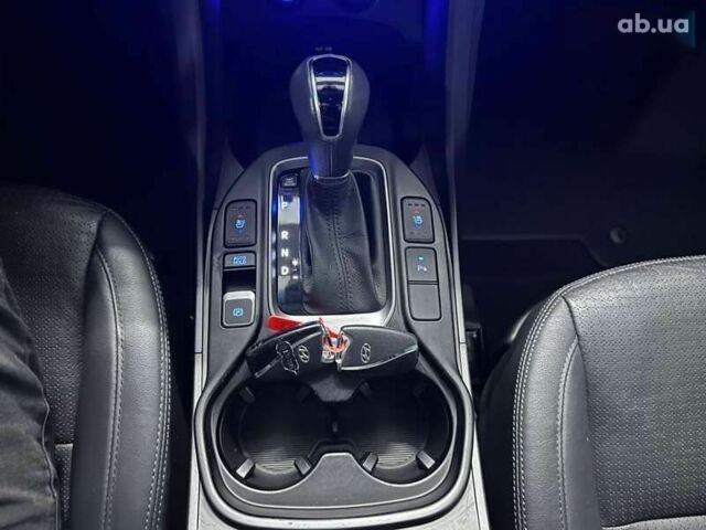 Хендай Санта Фе, объемом двигателя 2 л и пробегом 124 тыс. км за 16500 $, фото 15 на Automoto.ua