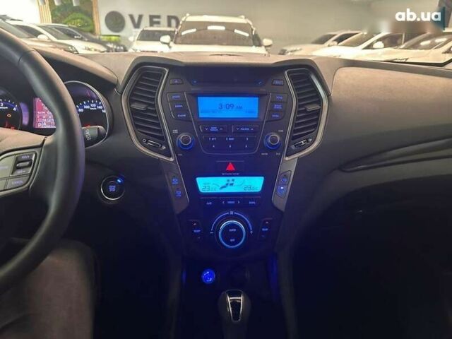 Хендай Санта Фе, объемом двигателя 2 л и пробегом 124 тыс. км за 16500 $, фото 14 на Automoto.ua