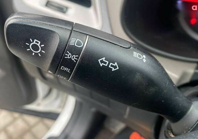 Хендай Санта Фе, объемом двигателя 2.4 л и пробегом 152 тыс. км за 12500 $, фото 24 на Automoto.ua