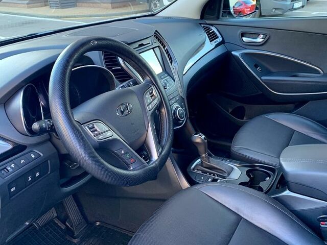 Хендай Санта Фе, объемом двигателя 2.2 л и пробегом 141 тыс. км за 19500 $, фото 3 на Automoto.ua