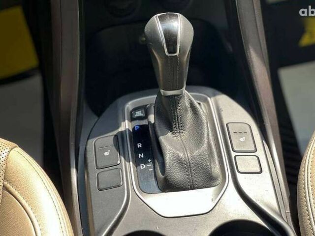 Хендай Санта Фе, объемом двигателя 2.4 л и пробегом 165 тыс. км за 16000 $, фото 18 на Automoto.ua