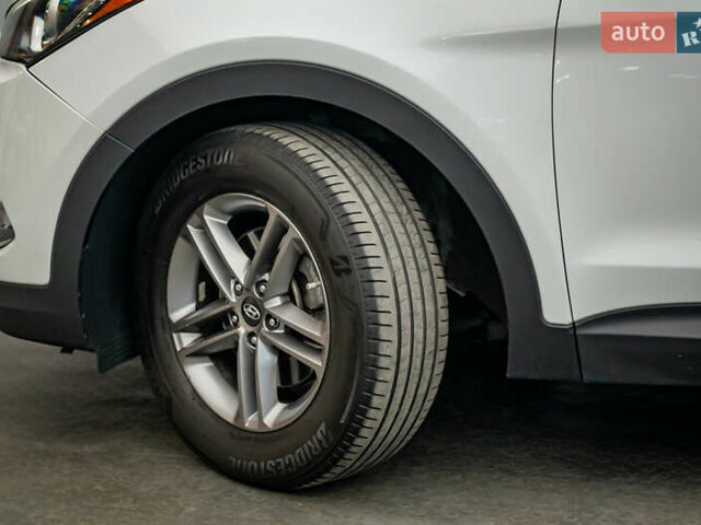 Хендай Санта Фе, объемом двигателя 2.4 л и пробегом 213 тыс. км за 14181 $, фото 7 на Automoto.ua