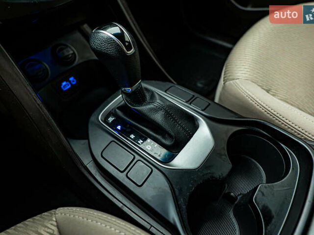 Хендай Санта Фе, объемом двигателя 2.4 л и пробегом 213 тыс. км за 14181 $, фото 17 на Automoto.ua