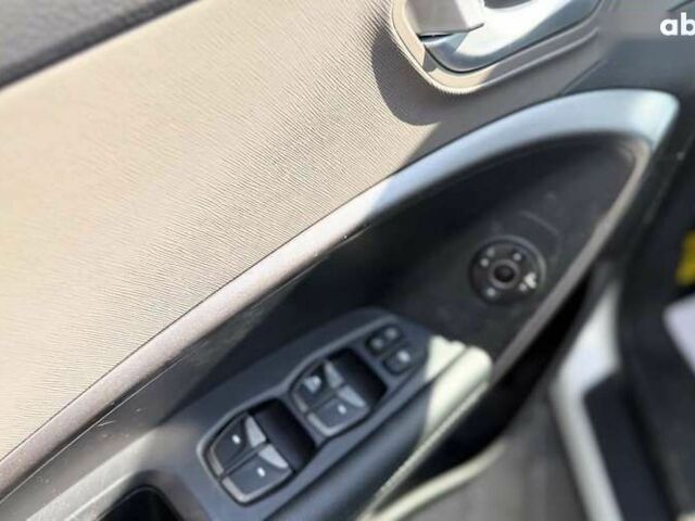 Хендай Санта Фе, объемом двигателя 2.4 л и пробегом 65 тыс. км за 17500 $, фото 9 на Automoto.ua