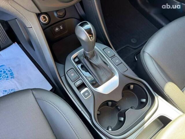 Хендай Санта Фе, объемом двигателя 2 л и пробегом 175 тыс. км за 21500 $, фото 18 на Automoto.ua