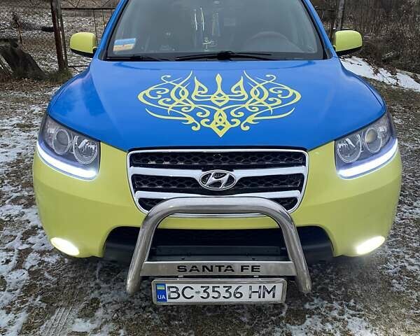 Желтый Хендай Санта Фе, объемом двигателя 2.2 л и пробегом 400 тыс. км за 10000 $, фото 2 на Automoto.ua