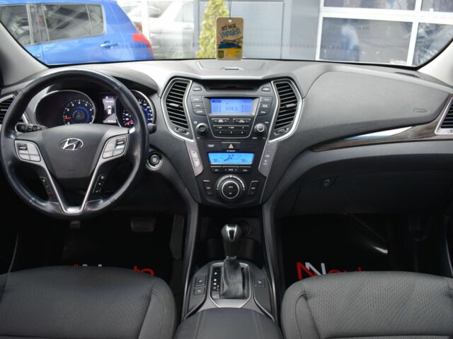 Серый Хендай Санта Фе, объемом двигателя 0 л и пробегом 95 тыс. км за 14900 $, фото 4 на Automoto.ua