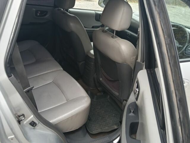 Серый Хендай Санта Фе, объемом двигателя 2.2 л и пробегом 230 тыс. км за 3200 $, фото 4 на Automoto.ua