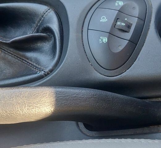 Серый Хендай Санта Фе, объемом двигателя 2.5 л и пробегом 195 тыс. км за 2942 $, фото 5 на Automoto.ua