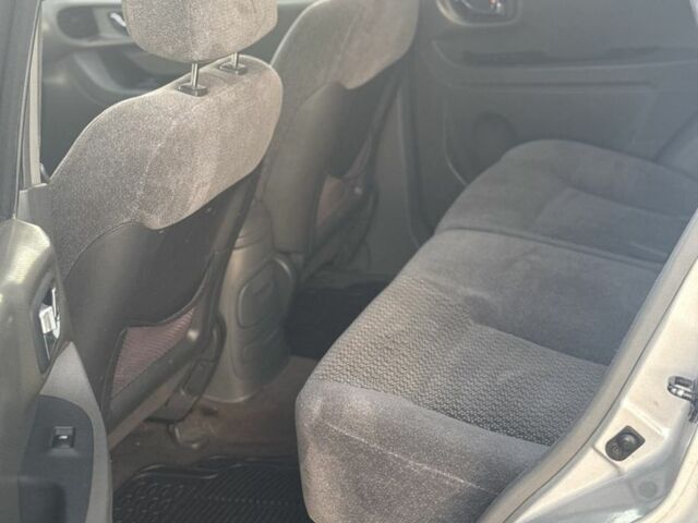 Серый Хендай Санта Фе, объемом двигателя 2 л и пробегом 300 тыс. км за 2999 $, фото 7 на Automoto.ua